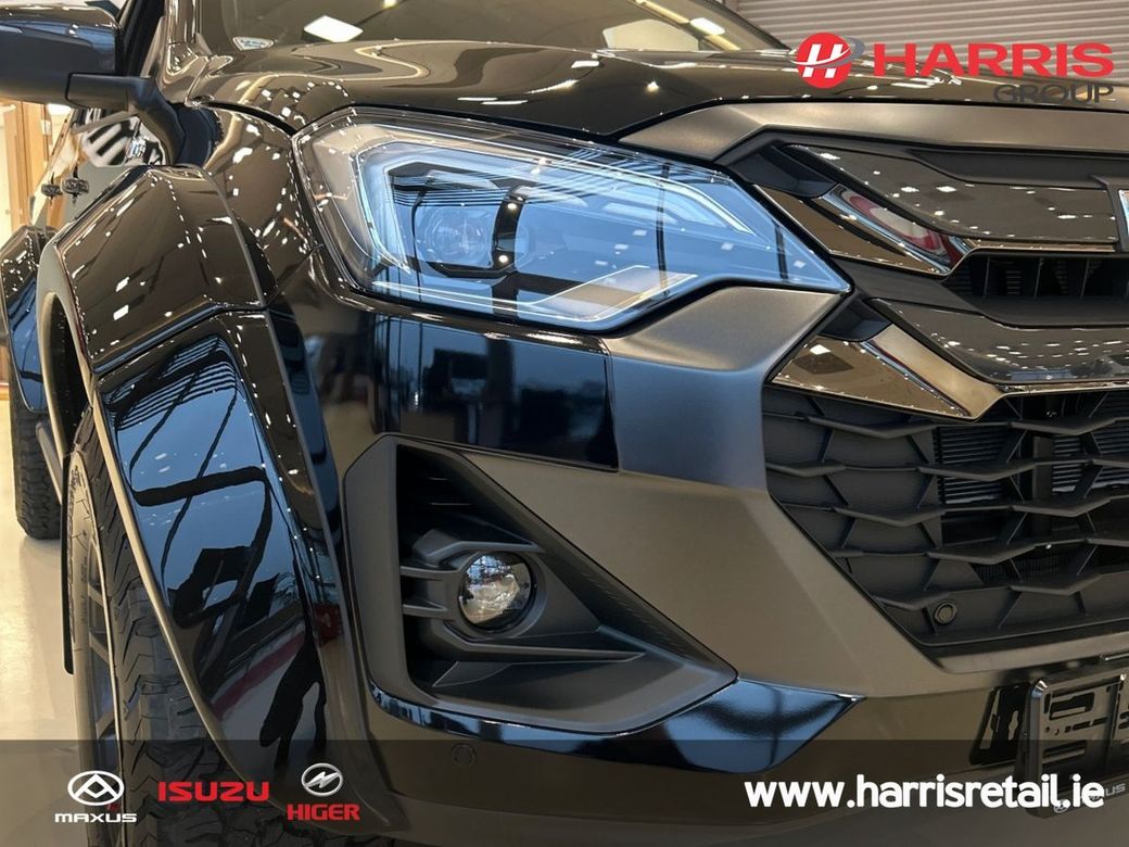 2025 Black Isuzu D-MAX