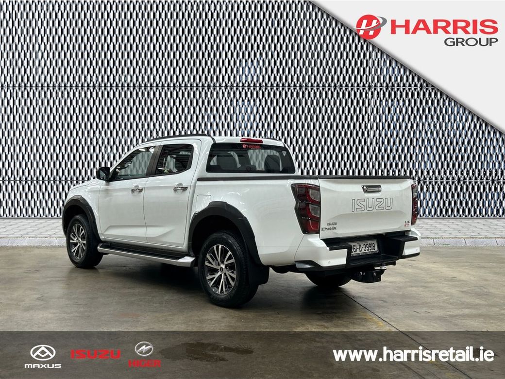 2026 White Isuzu D-MAX
