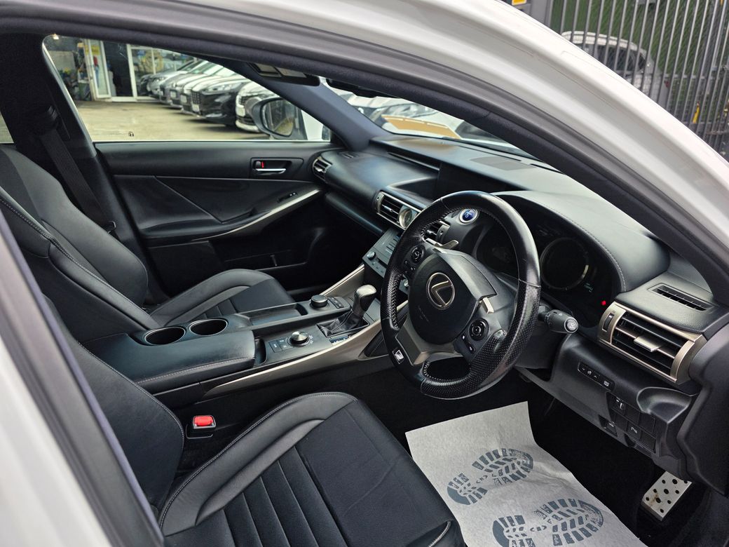 2016 Lexus IS