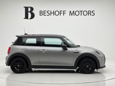 2023 Mini Hatch