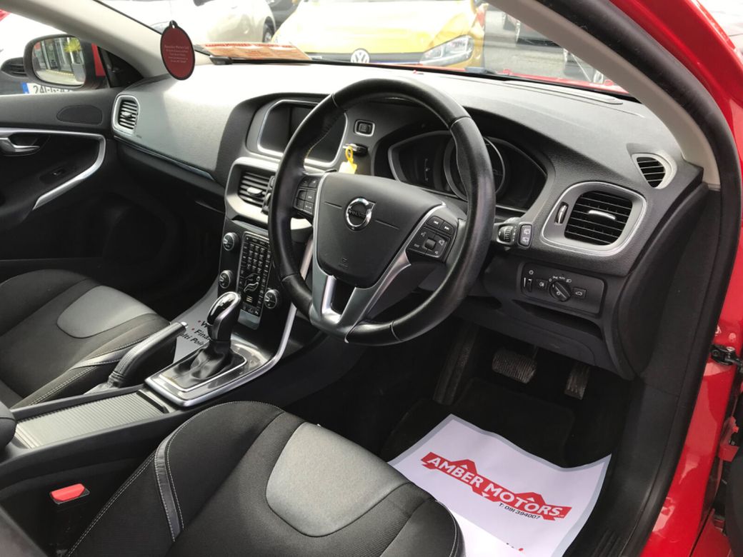 2018 Volvo V40