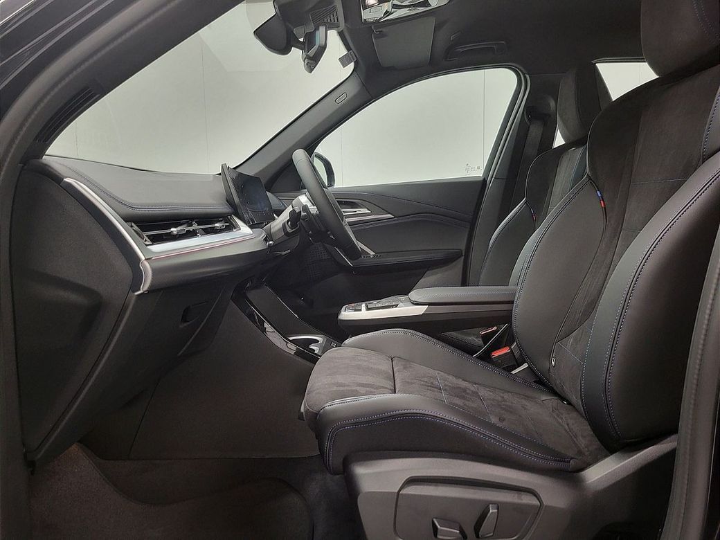 2025 BMW iX1