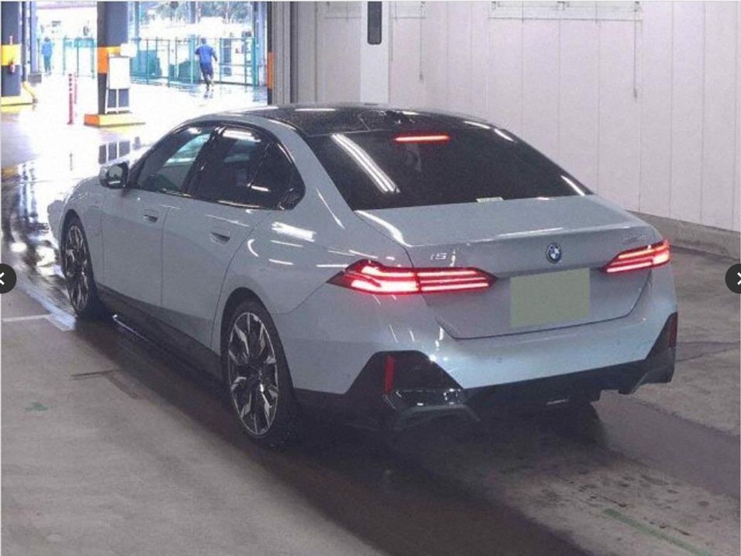 2023 BMW i5