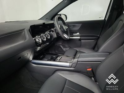 2025 Mercedes-Benz EQA
