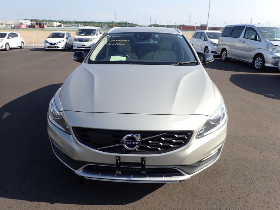 2017 Volvo V60 Cross Country