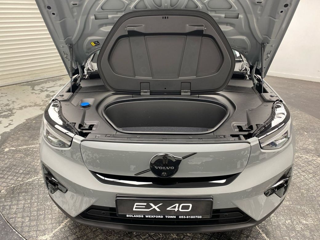 2026 Volvo Ex40