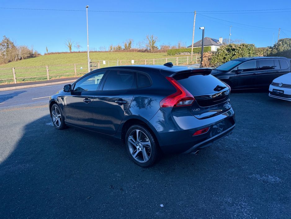 2019 Volvo V40