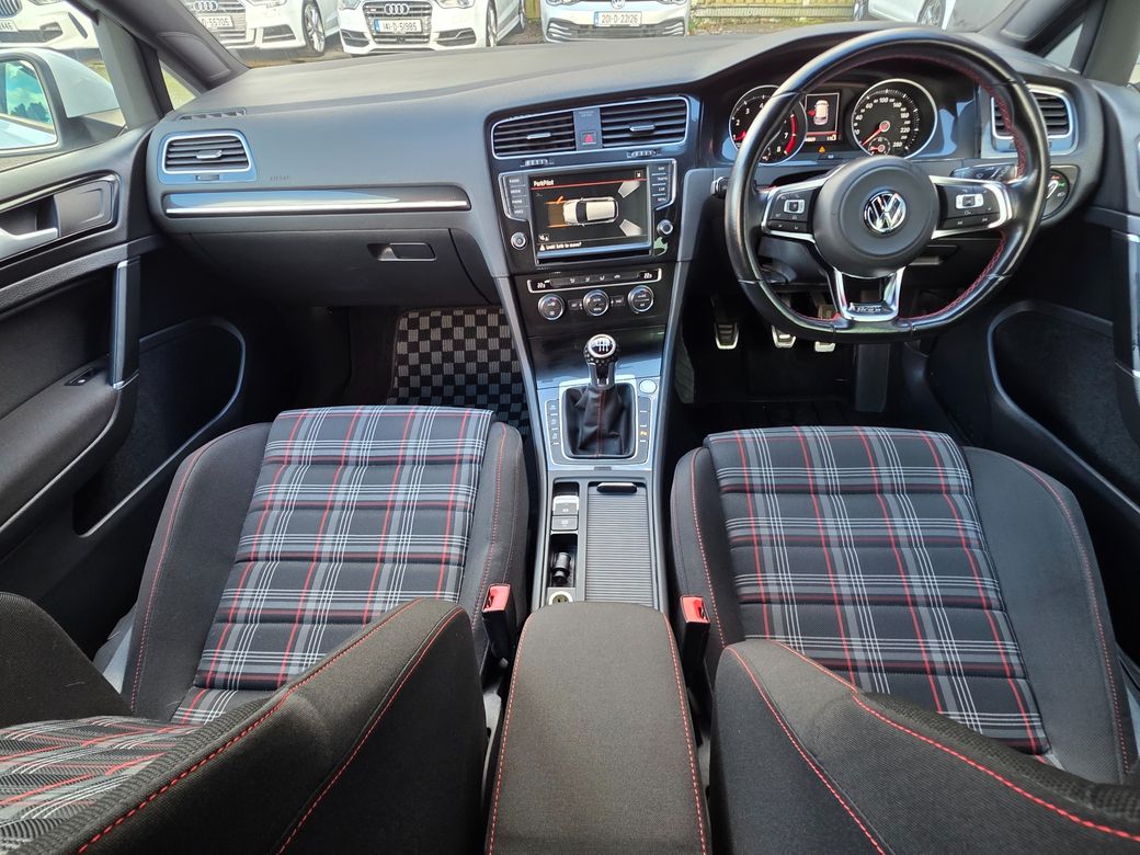 2016 Volkswagen Golf
