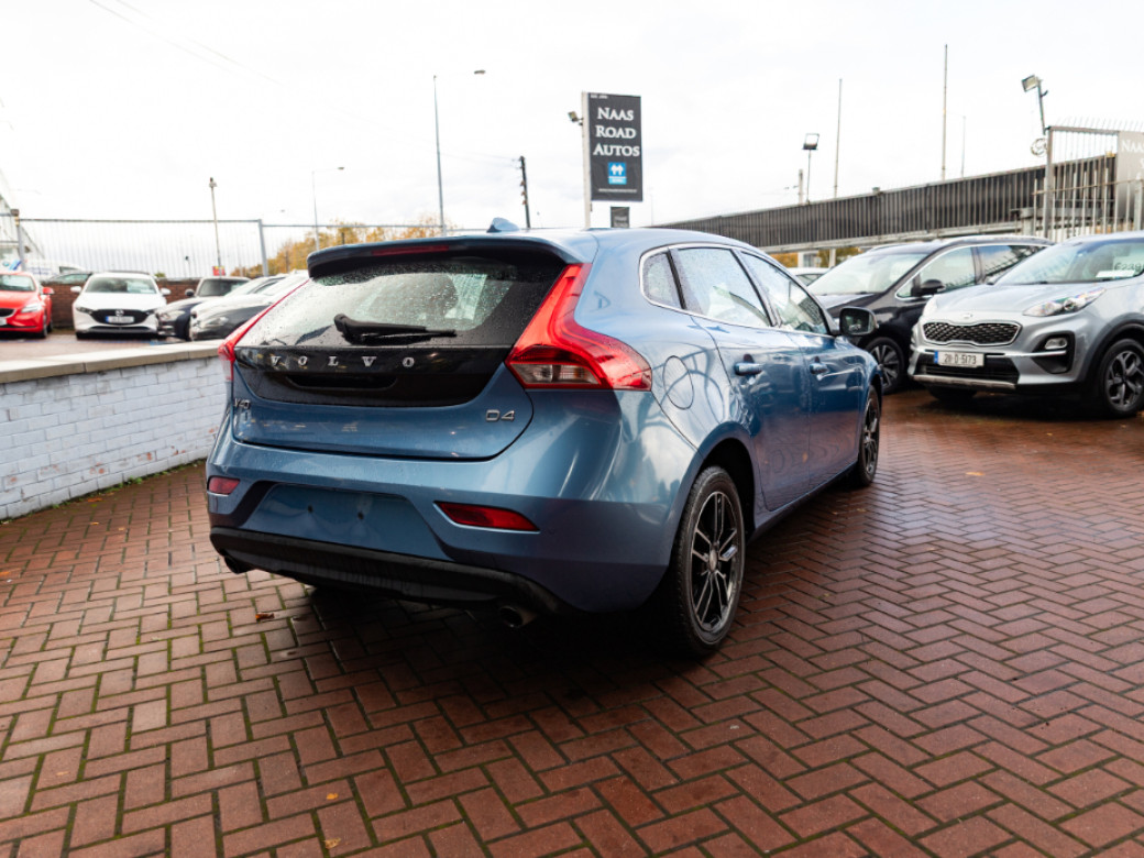 2016 Volvo V40