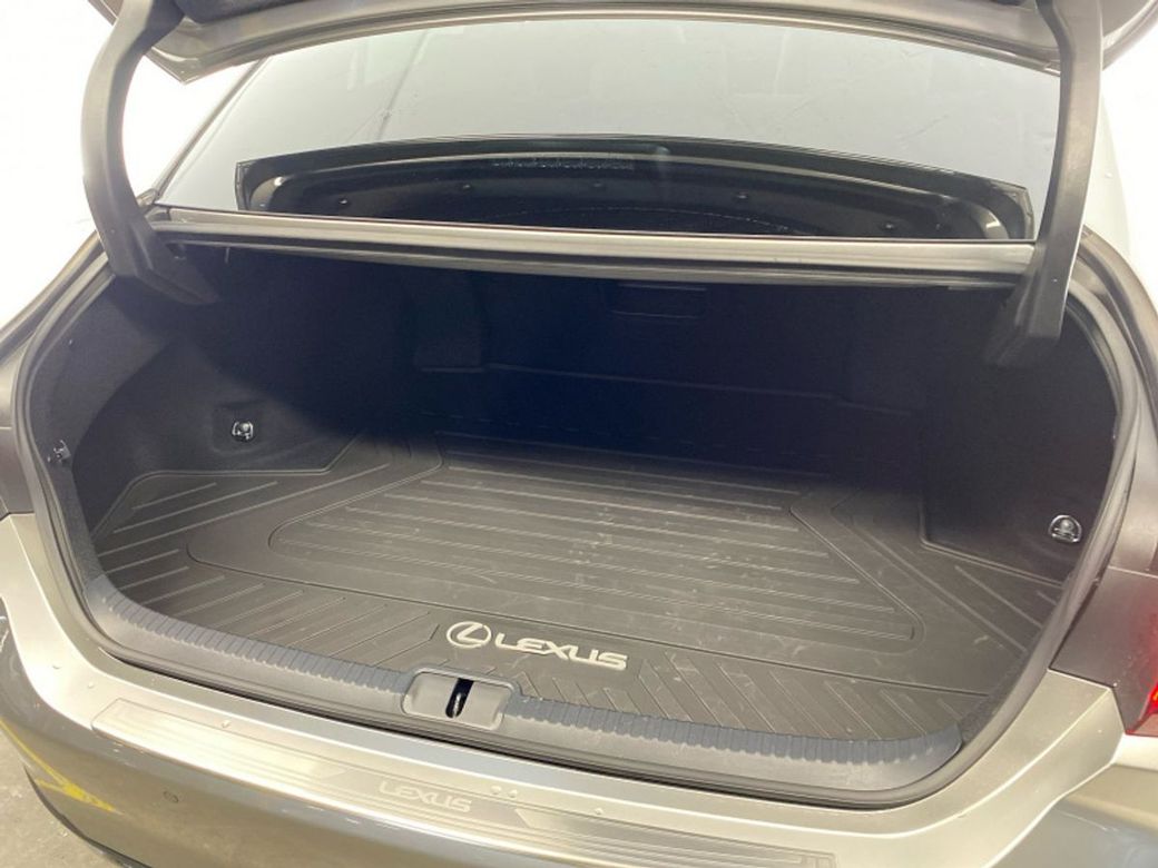 2025 Lexus ES 300h