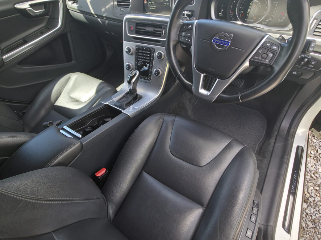 2017 Volvo V60 Cross Country