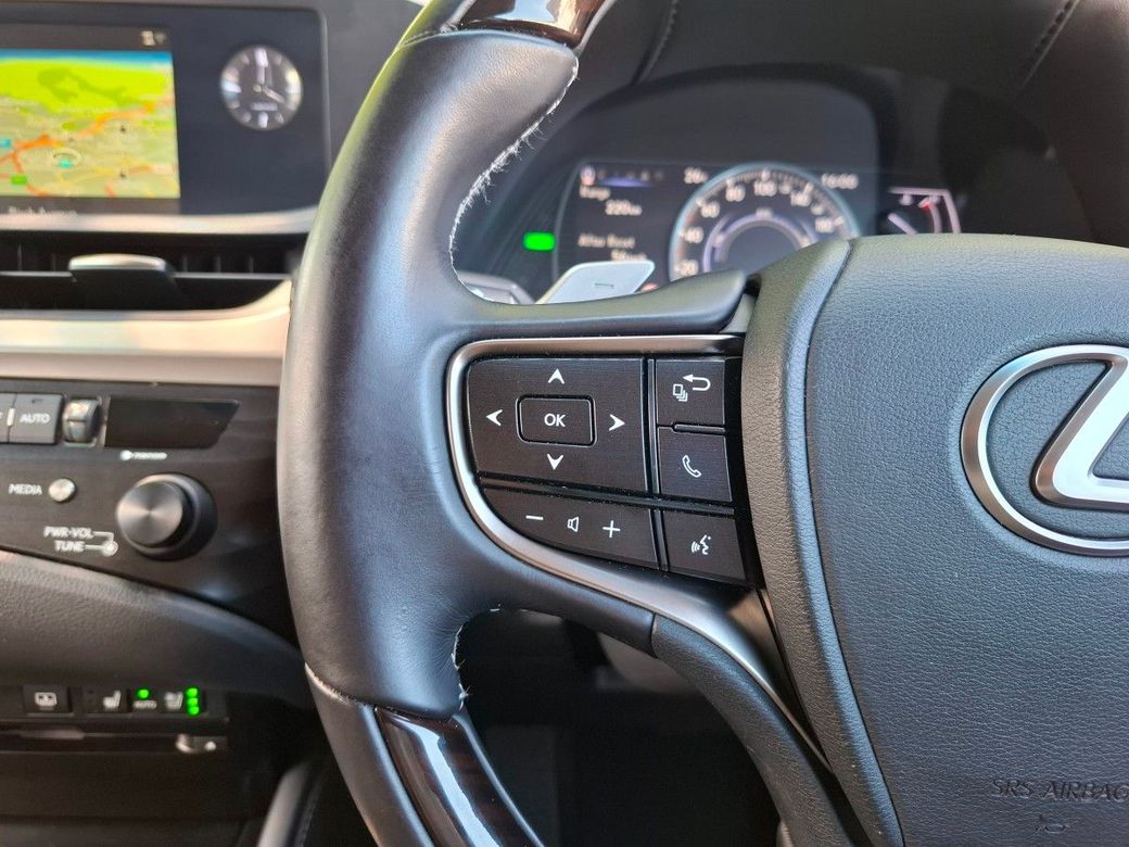 2021 Lexus ES 300h