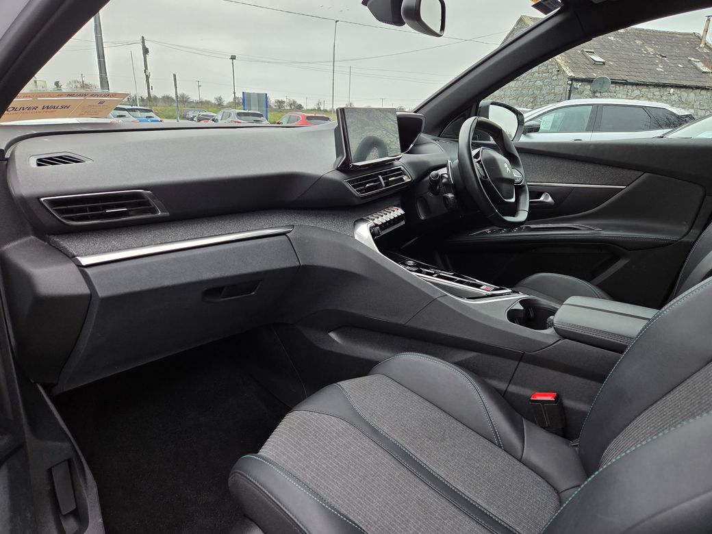 2023 Peugeot 5008