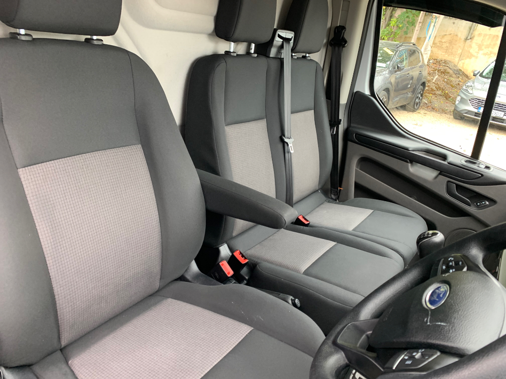 2023 Ford Transit Custom