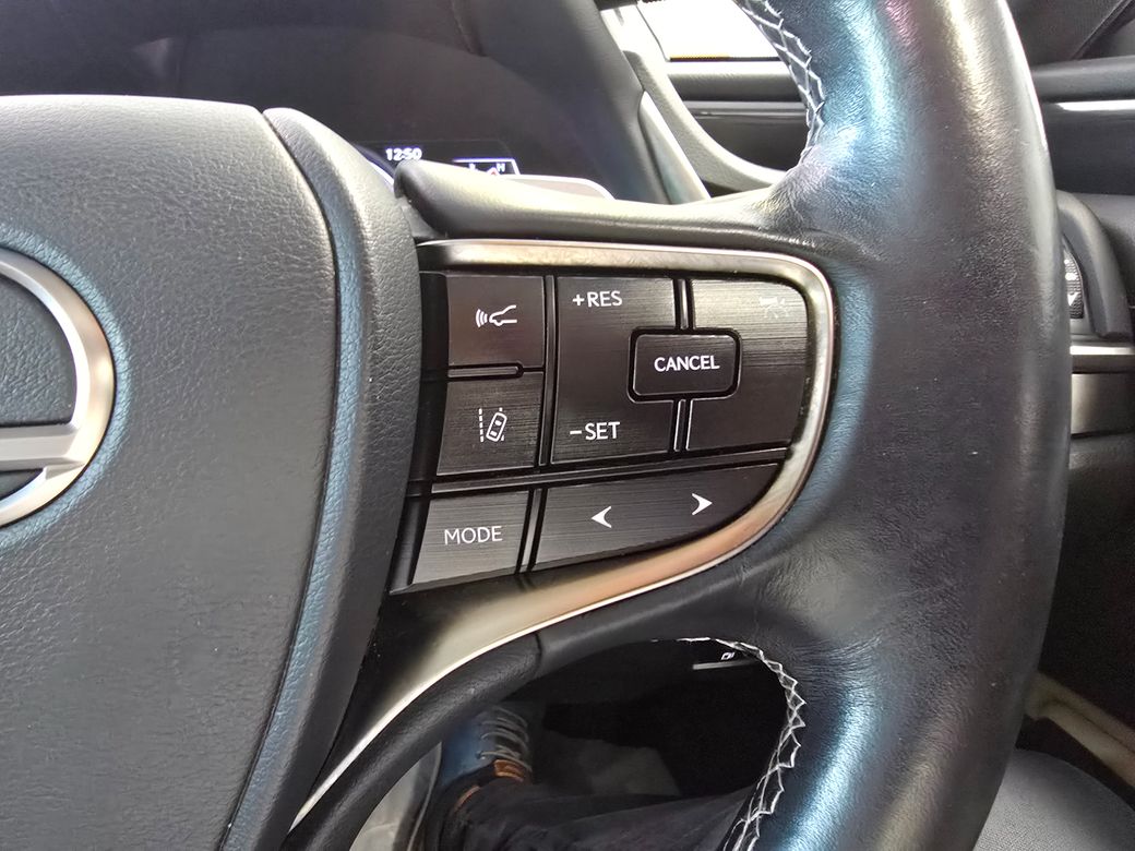 2019 Lexus ES 300h