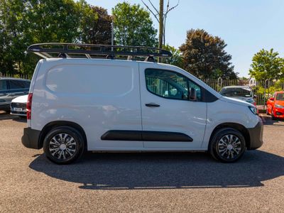 2025 Peugeot Partner