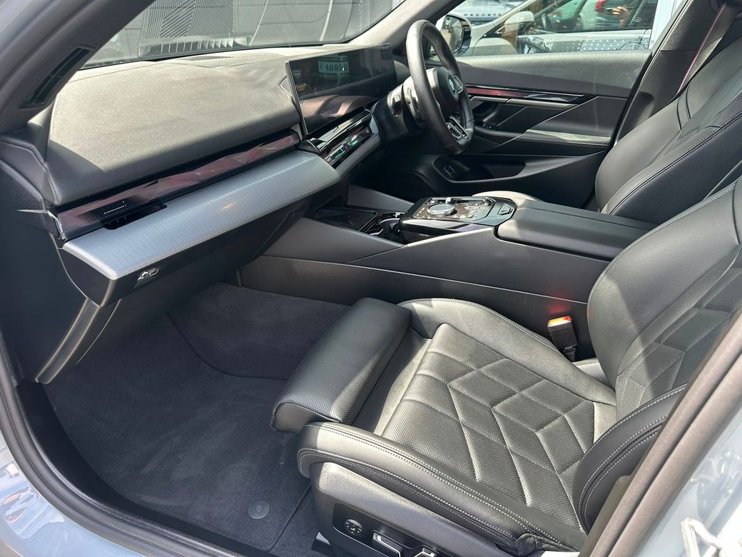 2026 BMW i5