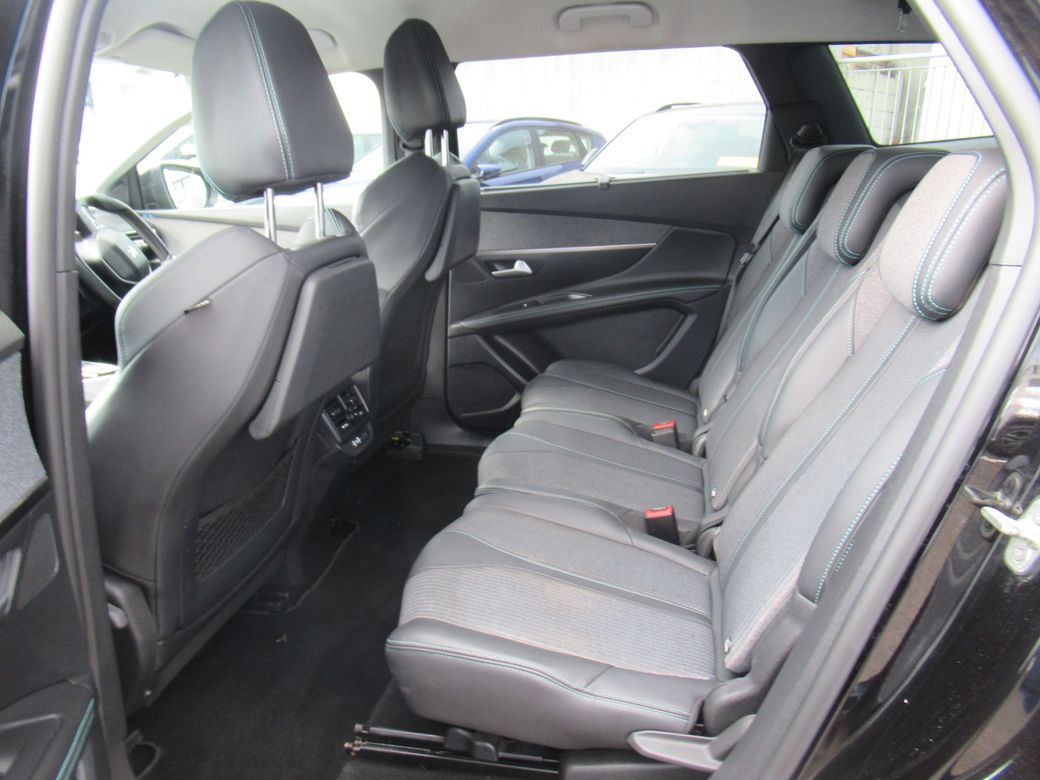 2022 Peugeot 5008