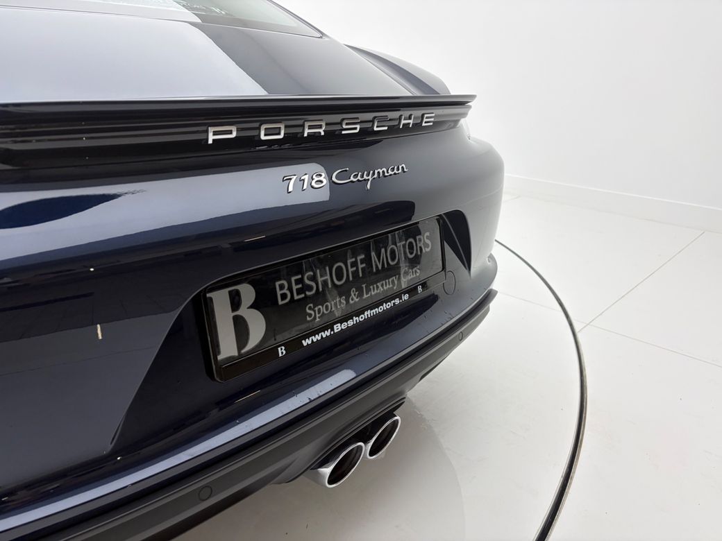 2022 Porsche Cayman
