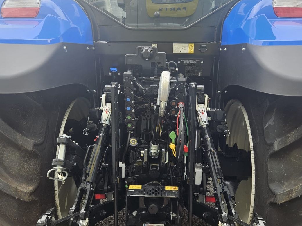 2025 New Holland T6.180