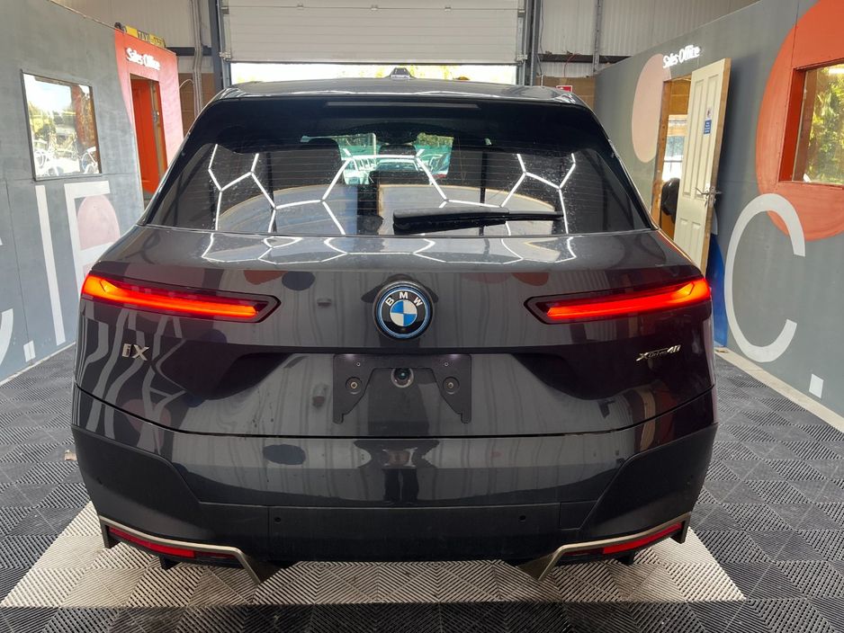 2022 BMW iX