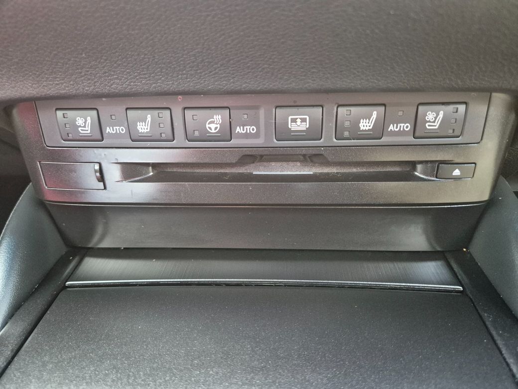 2021 Lexus ES 300h
