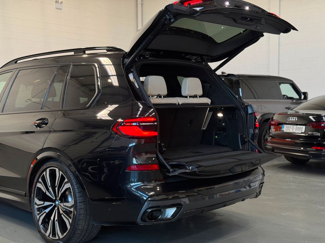 2022 BMW X7