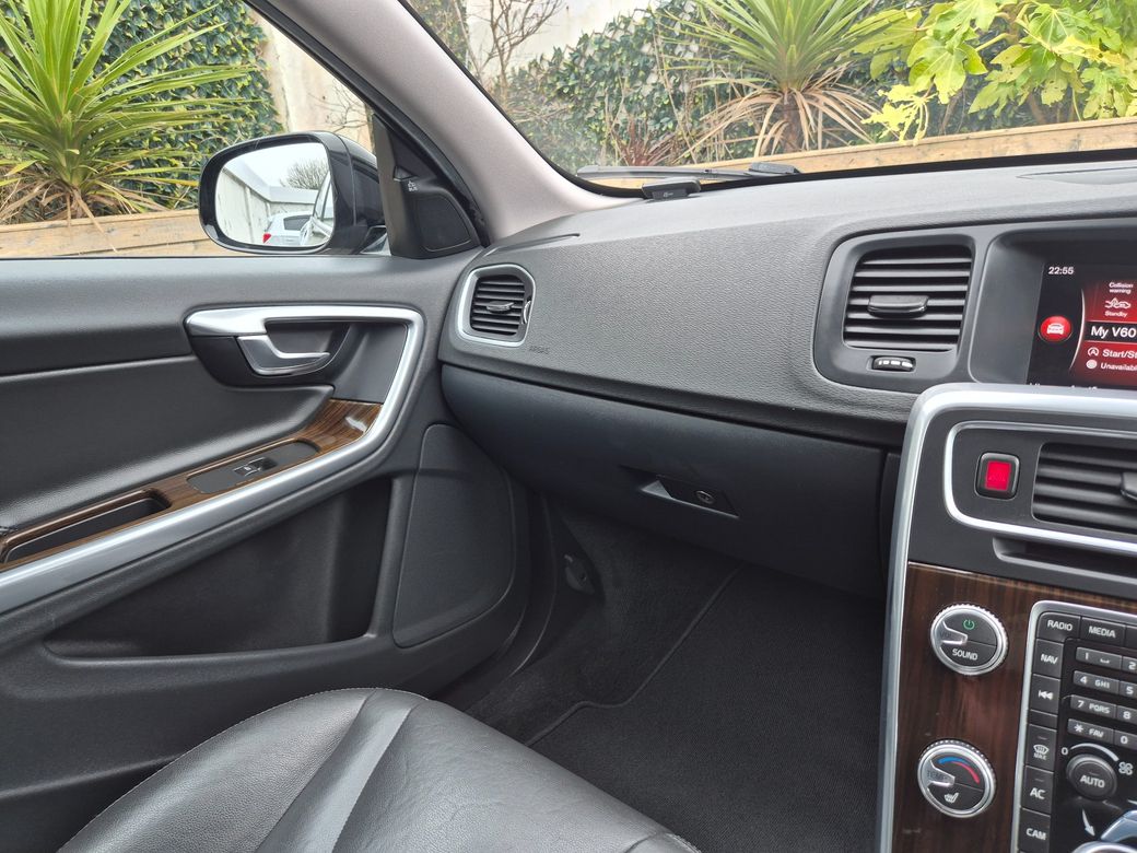 2017 Volvo V60 Cross Country