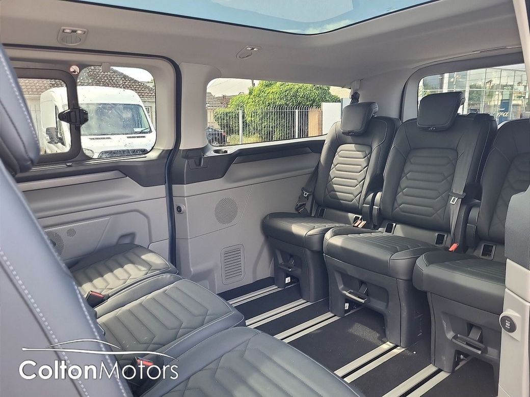2025 Ford Tourneo Custom