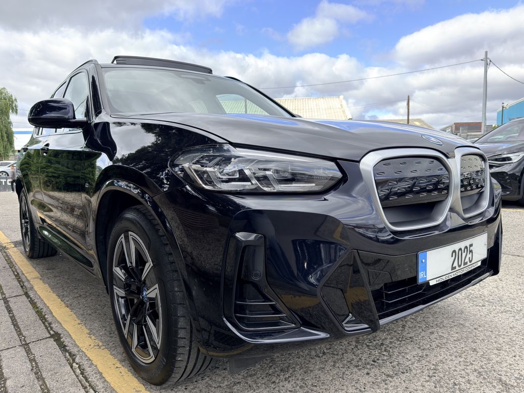 2025 BMW iX3