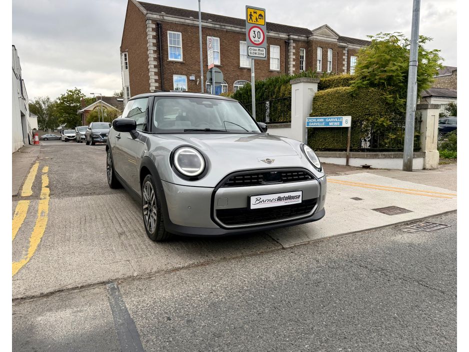 2024 Mini Hatch