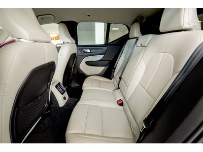 2022 Volvo XC40
