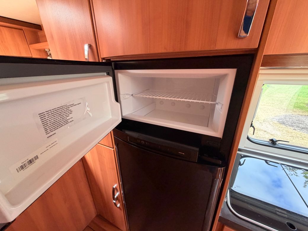 2013 HYMER  T614 CL L.H.D MANUAL 