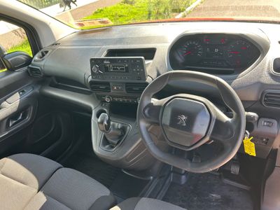 2021 Peugeot Partner