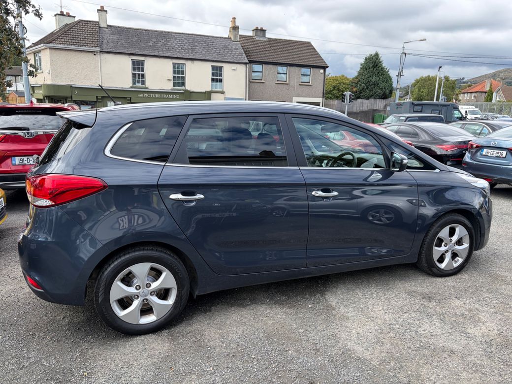 2016 Kia Carens