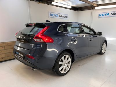 2017 Volvo V40