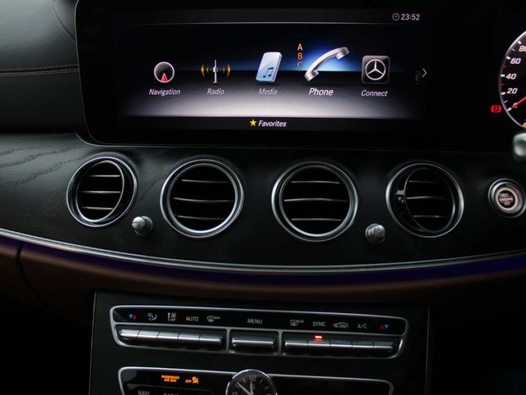 2020 Mercedes-Benz E 220