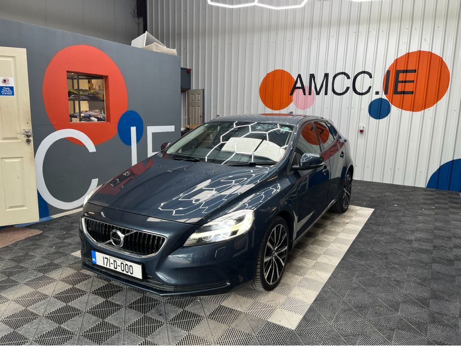 2017 Volvo V40