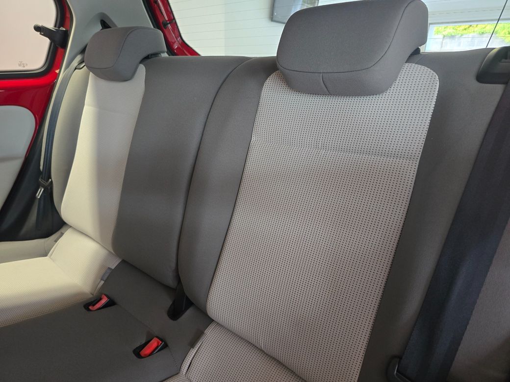 2016 Volkswagen up!