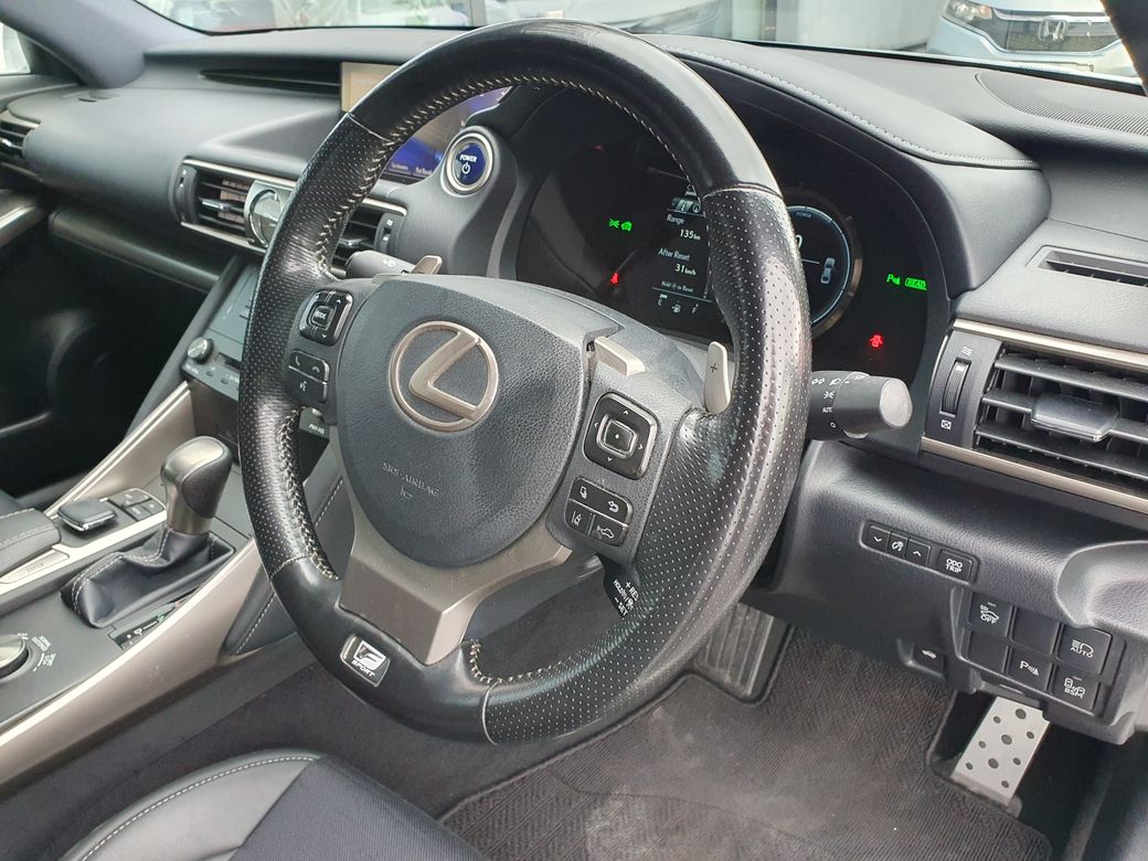 2017 Lexus IS 300h