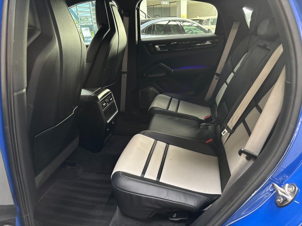 2023 Porsche Cayenne