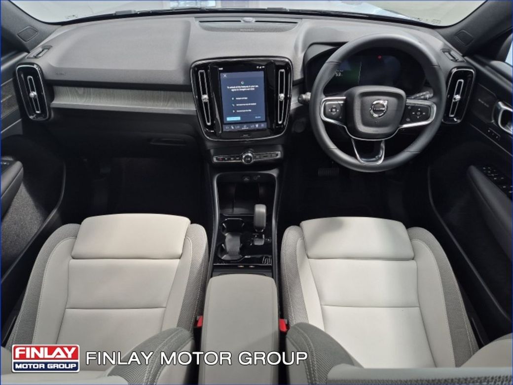 2025 Volvo EX40