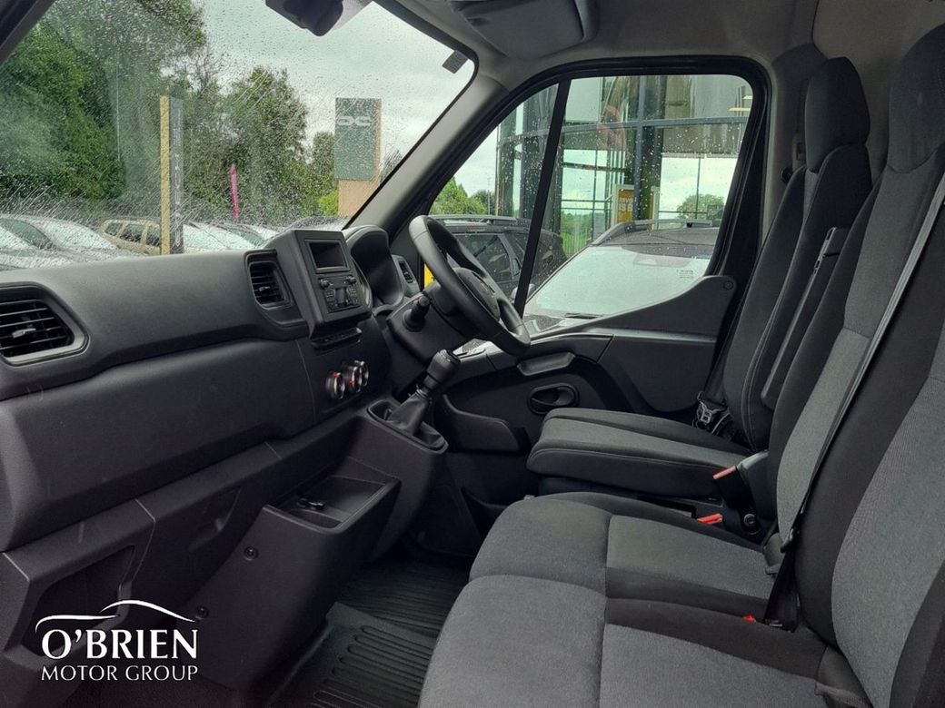 2022 Renault Master
