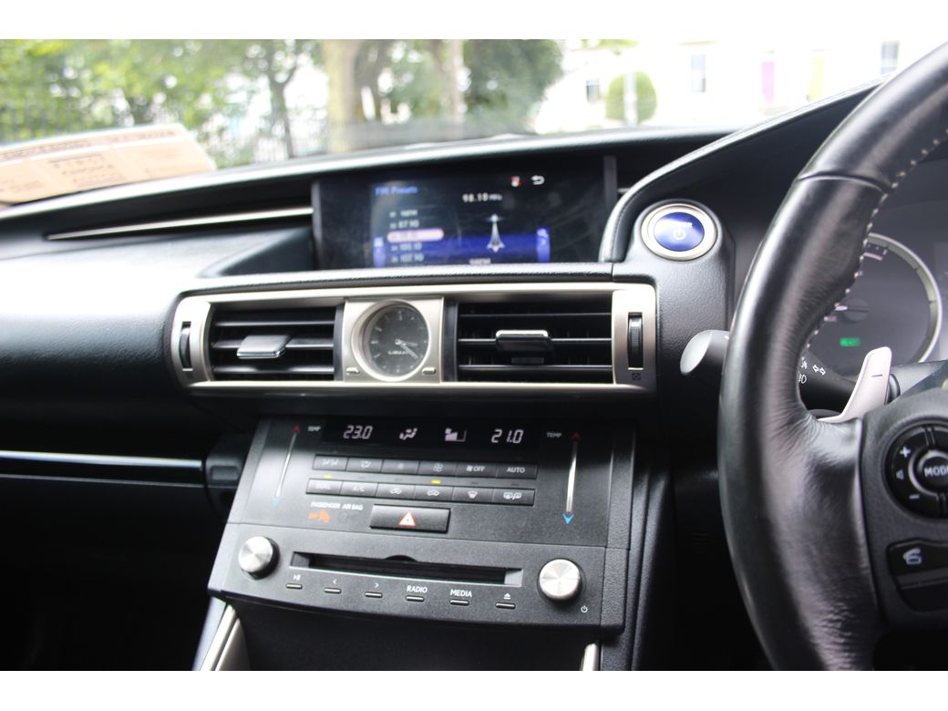 2015 Lexus IS 300h