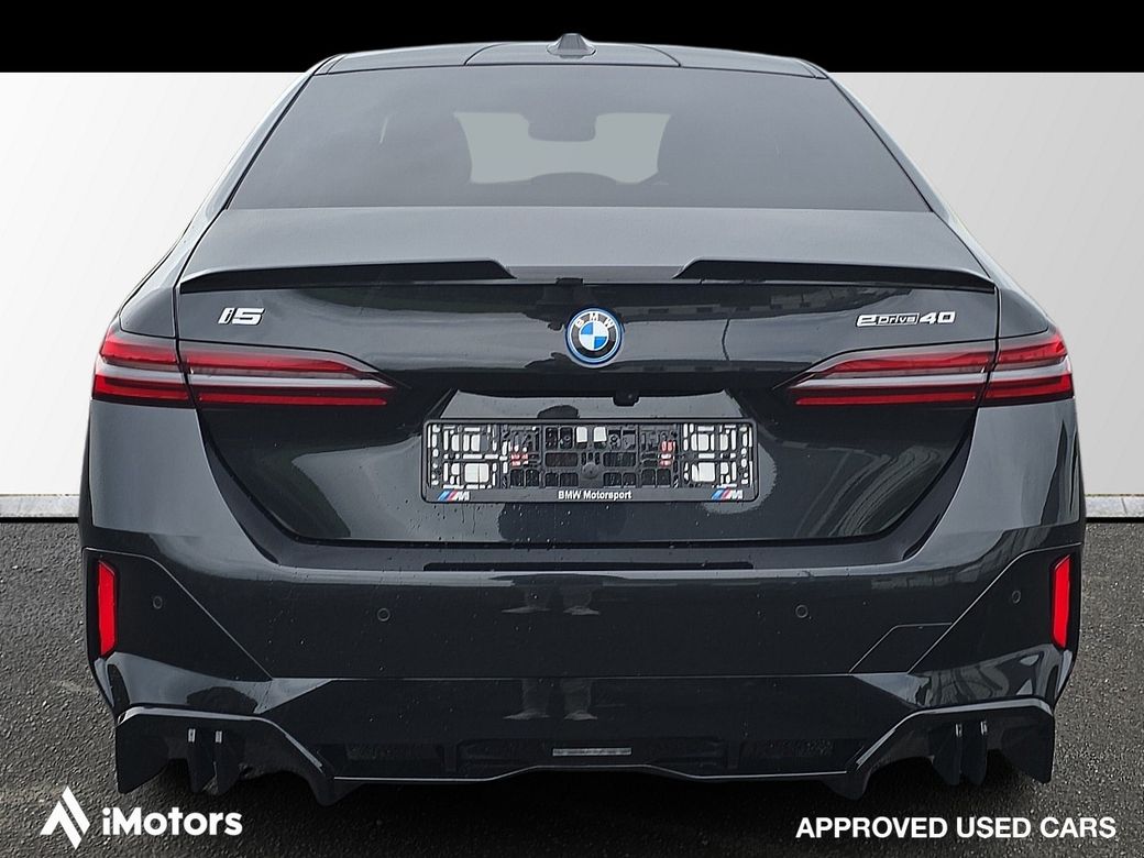 2025 BMW i5