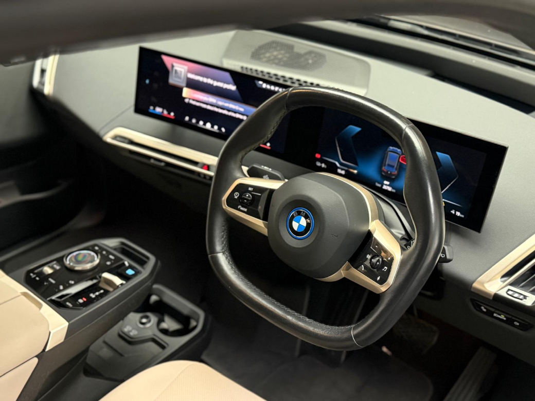 2023 BMW iX