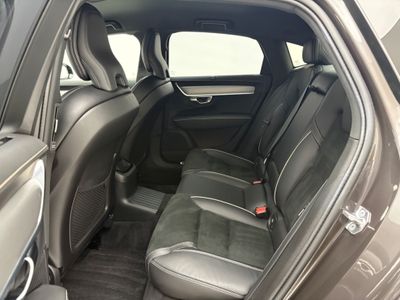 2022 Volvo S90