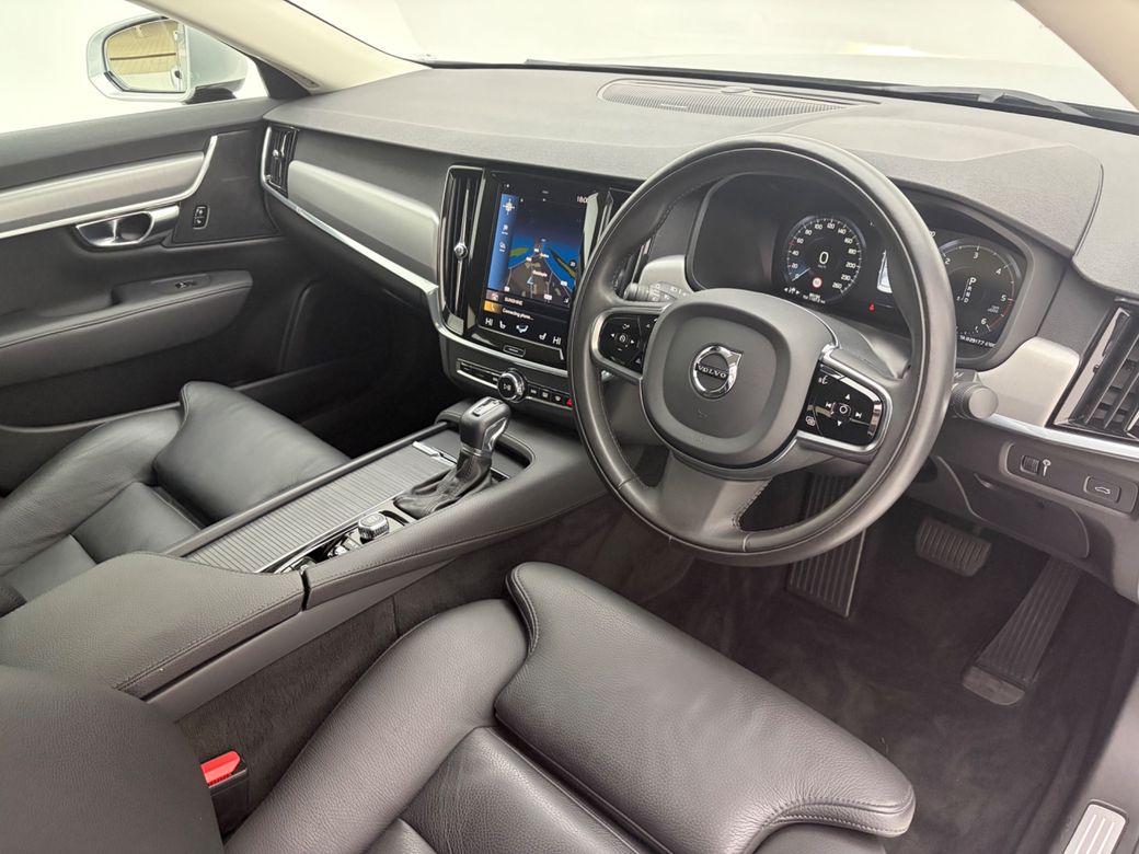 2021 Volvo S90