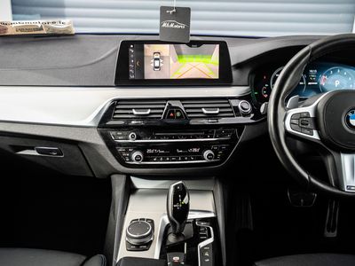 2019 BMW 530