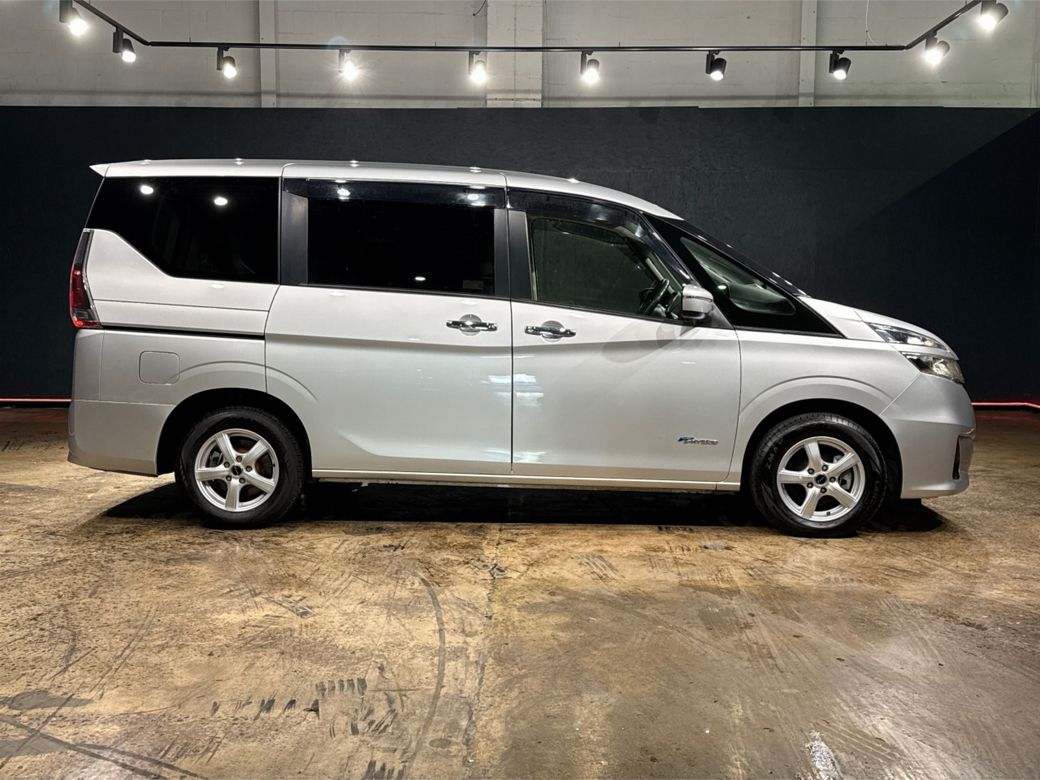 2017 Nissan Serena